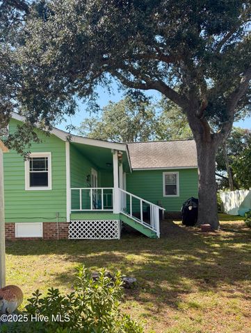 314 NE 39th Street, Oak Island, NC 28465
