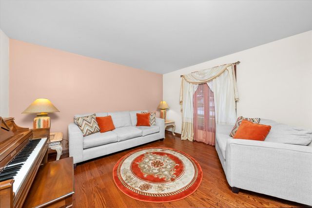 21218 Shannon Avenue, Matteson, IL 60443