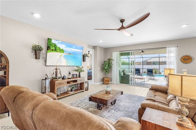 1814 SW 16th TER, Cape Coral, FL 33991