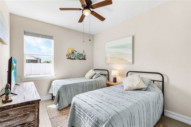 1814 SW 16th TER, Cape Coral, FL 33991