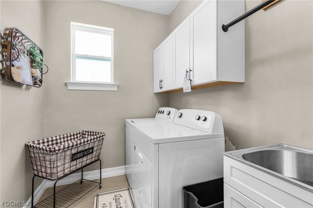 1814 SW 16th TER, Cape Coral, FL 33991