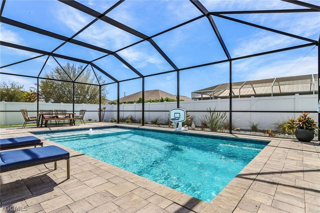 1814 SW 16th TER, Cape Coral, FL 33991