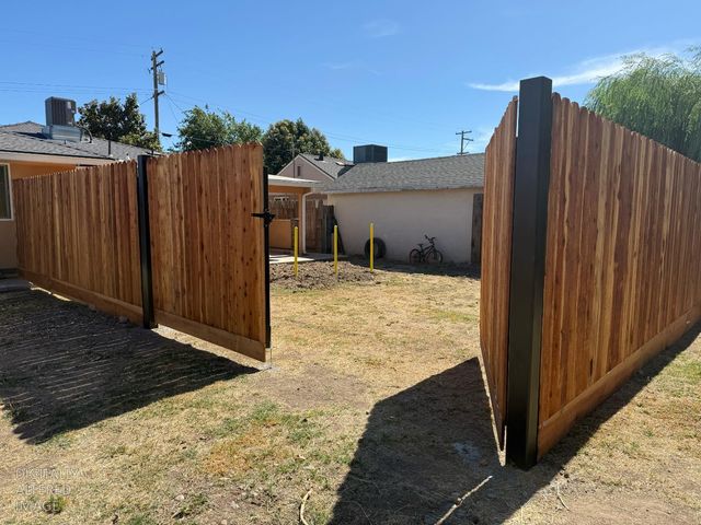 1709 Shaddox Ave, Modesto, CA 95358