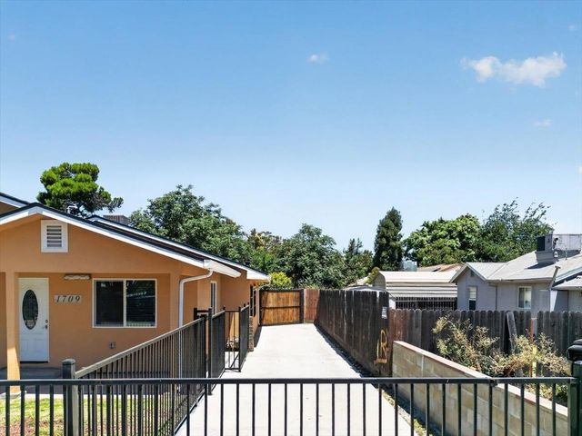 1709 Shaddox Ave, Modesto, CA 95358