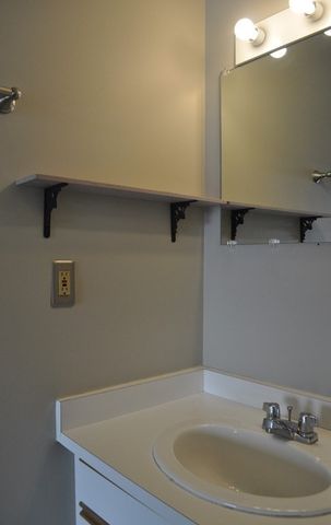 133 Commander Shea Blvd 802, Quincy, MA 02171