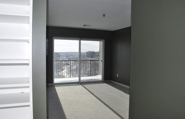 133 Commander Shea Blvd 802, Quincy, MA 02171