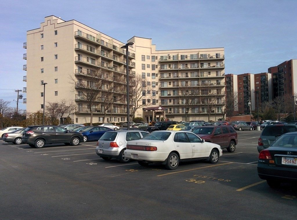 133 Commander Shea Blvd 802, Quincy, MA 02171