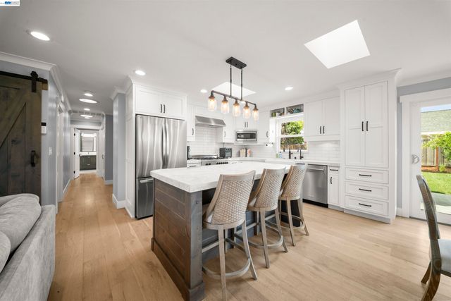 844 Sunset Dr, Livermore, CA 94551