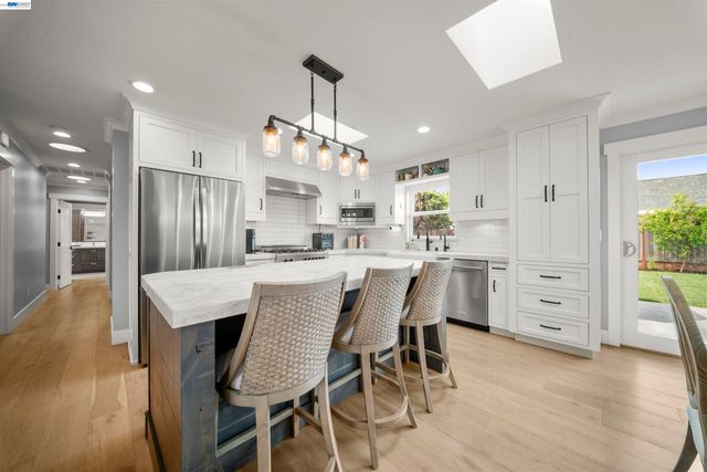 844 Sunset Dr, Livermore, CA 94551