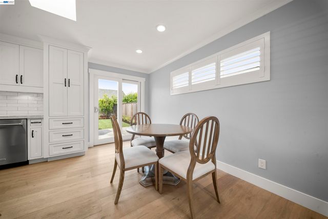 844 Sunset Dr, Livermore, CA 94551