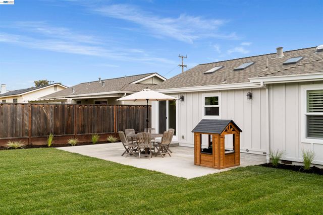 844 Sunset Dr, Livermore, CA 94551