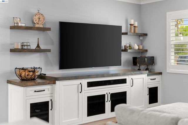 844 Sunset Dr, Livermore, CA 94551