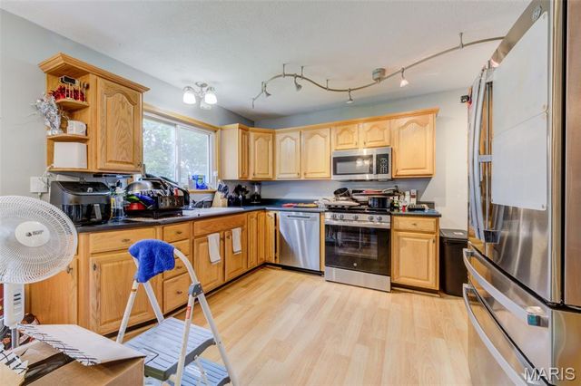 1742 Rose Crest Drive, Hazelwood, MO 63042