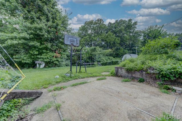 1742 Rose Crest Drive, Hazelwood, MO 63042