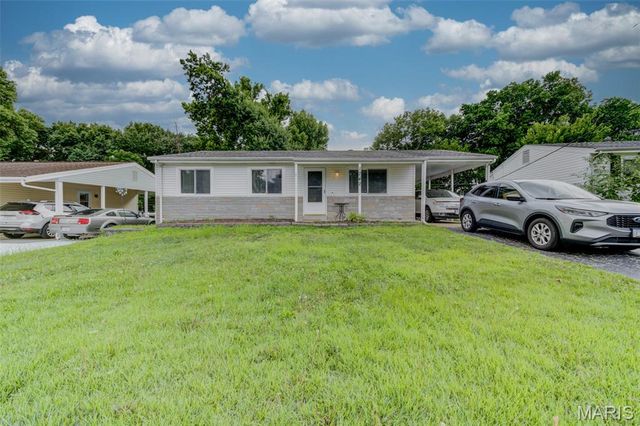 1742 Rose Crest Drive, Hazelwood, MO 63042