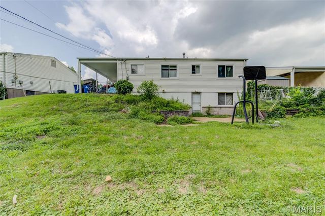 1742 Rose Crest Drive, Hazelwood, MO 63042