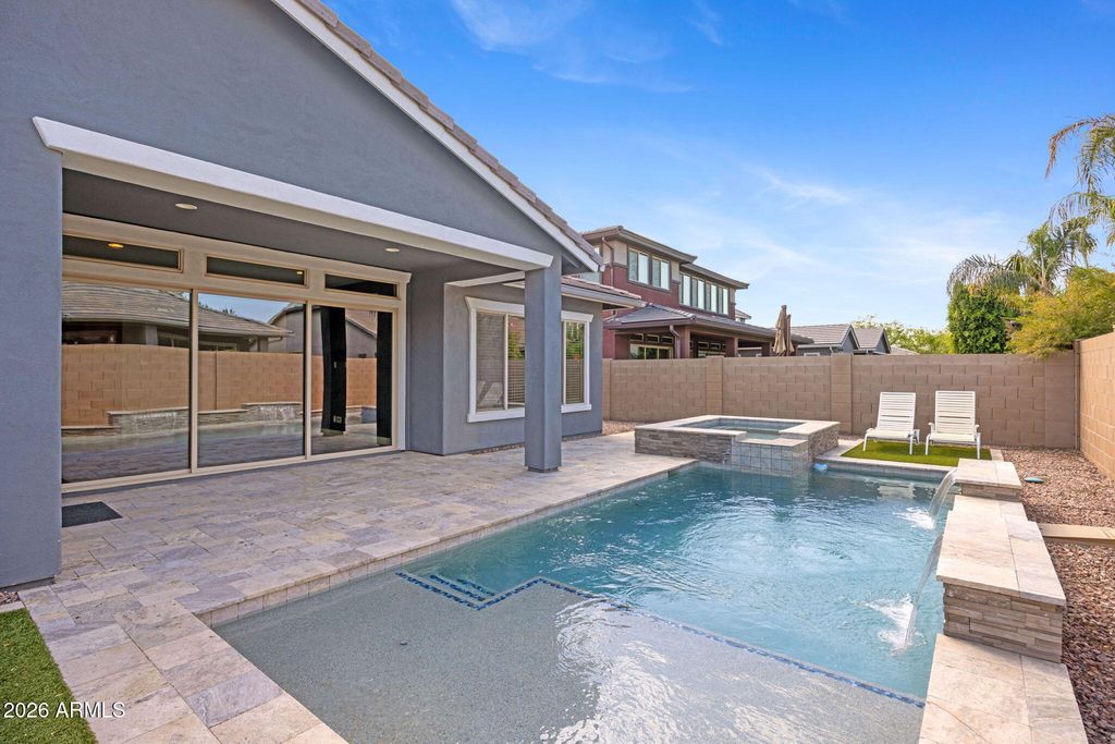 Image 2 of property listing at 2860 E PINTO Drive, Gilbert, AZ 85296