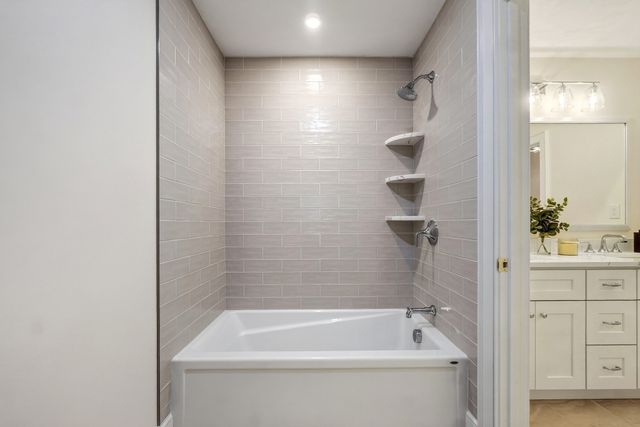 305 Concord Rd 1, Billerica, MA 01821