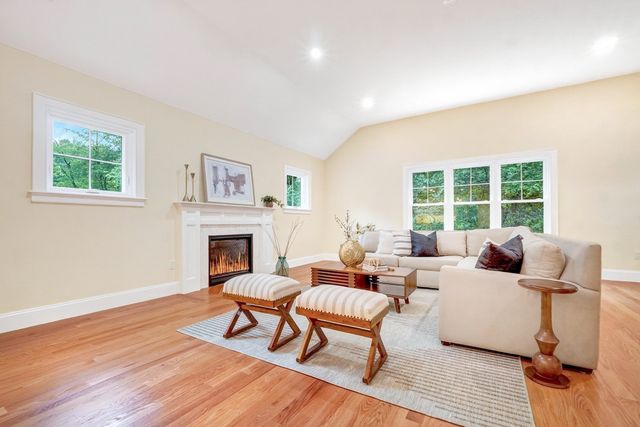 305 Concord Rd 1, Billerica, MA 01821