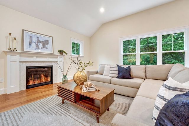 305 Concord Rd 1, Billerica, MA 01821