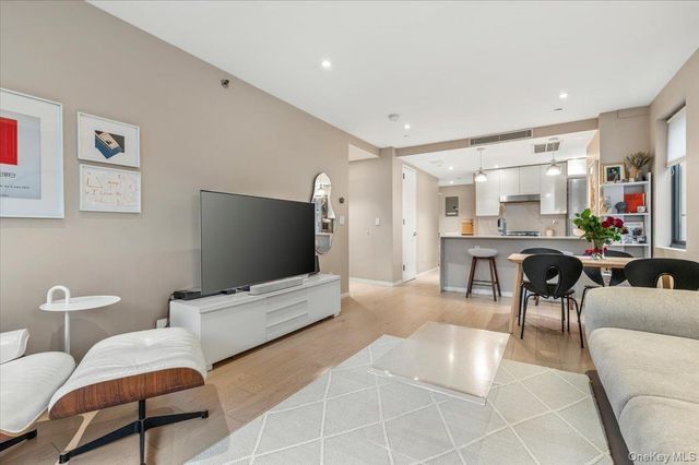 42-50 27th Street 2C, Long Island City, NY 11101