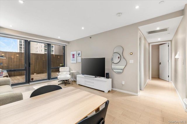 42-50 27th Street 2C, Long Island City, NY 11101