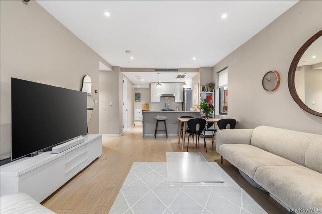 42-50 27th Street 2C, Long Island City, NY 11101