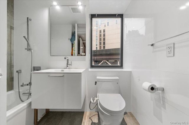 42-50 27th Street 2C, Long Island City, NY 11101