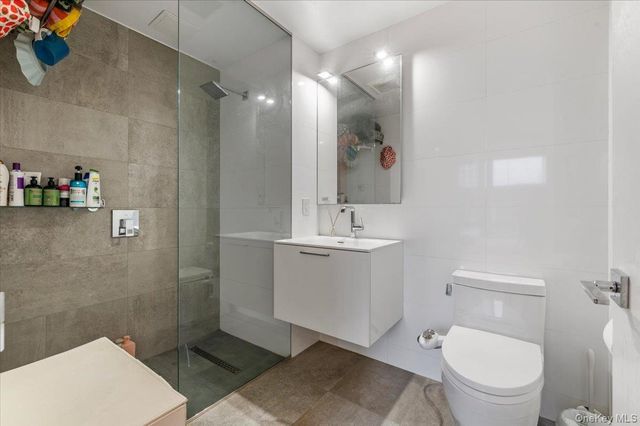 42-50 27th Street 2C, Long Island City, NY 11101