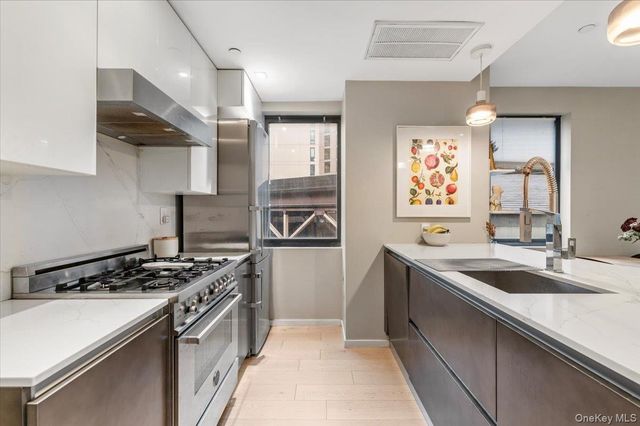 42-50 27th Street 2C, Long Island City, NY 11101