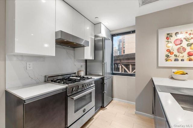 42-50 27th Street 2C, Long Island City, NY 11101