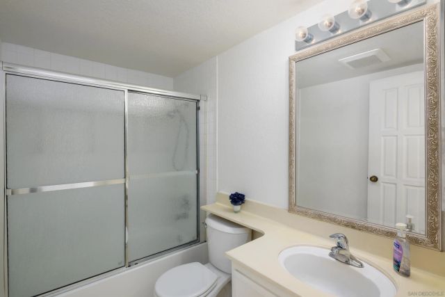 5715 Baltimore Dr 39, La Mesa, CA 91942