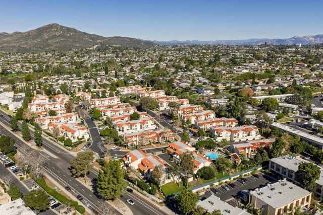 5715 Baltimore Dr 39, La Mesa, CA 91942