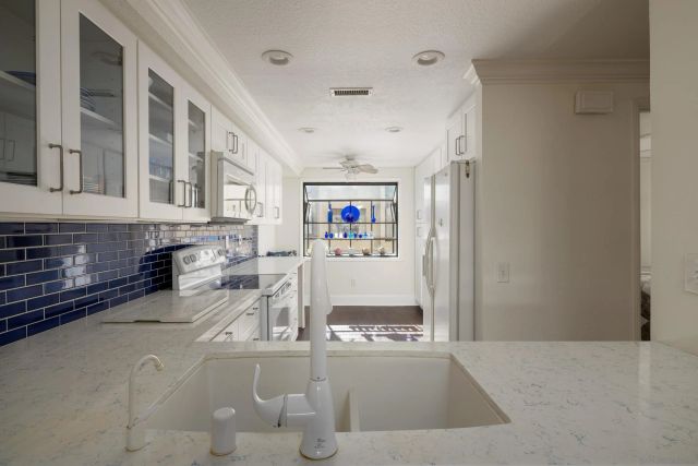 5715 Baltimore Dr 39, La Mesa, CA 91942