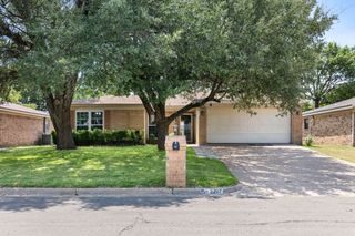 2207 Skylark Drive, Woodway, TX 76712