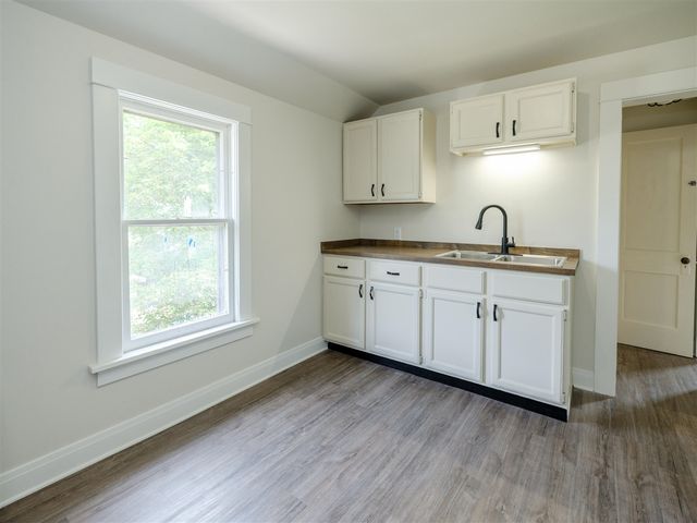 3707 S Burdick Street, Kalamazoo, MI 49001