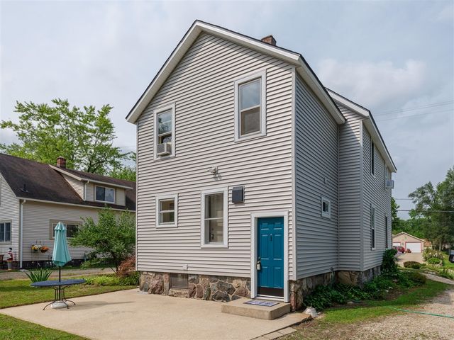 3707 S Burdick Street, Kalamazoo, MI 49001