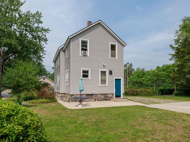 3707 S Burdick Street, Kalamazoo, MI 49001