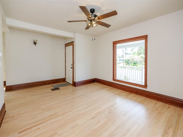 3707 S Burdick Street, Kalamazoo, MI 49001