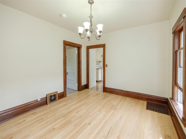 3707 S Burdick Street, Kalamazoo, MI 49001
