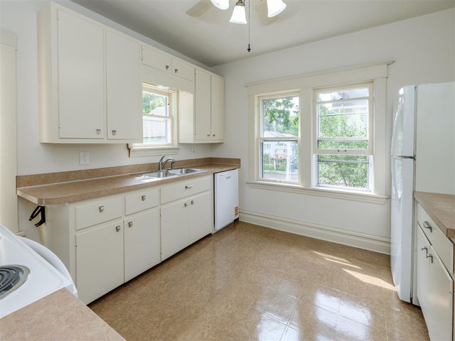 3707 S Burdick Street, Kalamazoo, MI 49001