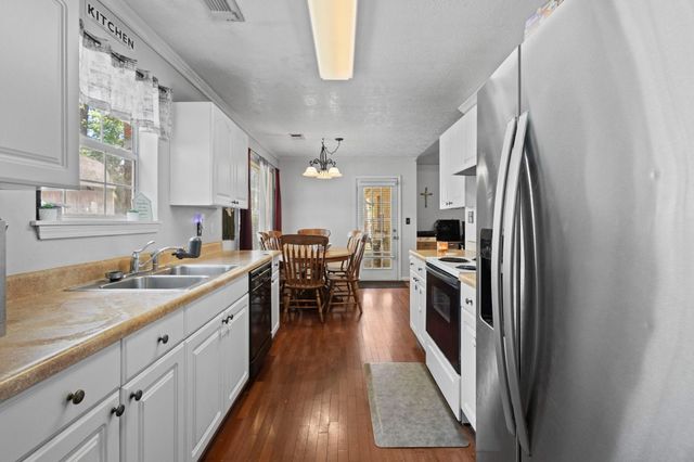 269 E Chance Cutoff, Lumberton, TX 77657