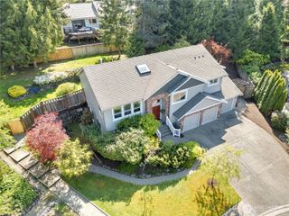 9418 NE Tidal Court, Bainbridge Island, WA 98110