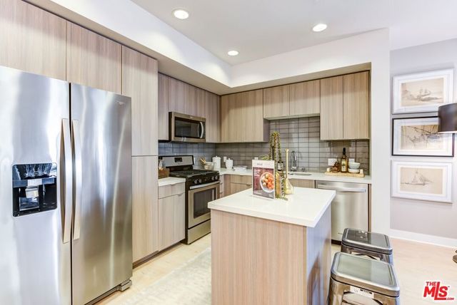 7290 Edinger Avenue 3080, Huntington Beach, CA 92647