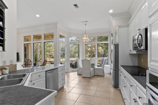 6126 Beechgrove Ln, St Francisville, LA 70775