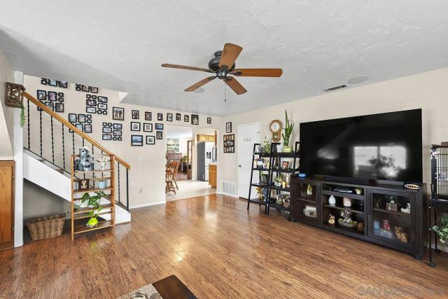 9948 Kincaid St, Santee, CA 92071