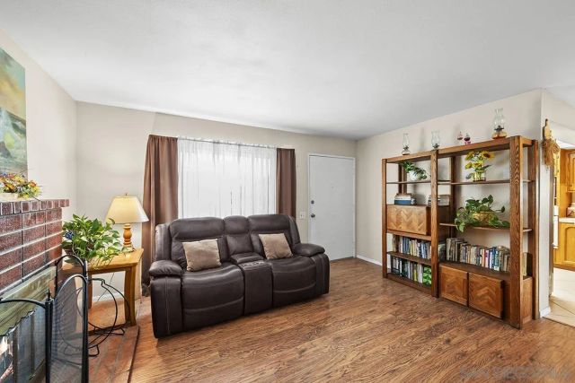 9948 Kincaid St, Santee, CA 92071