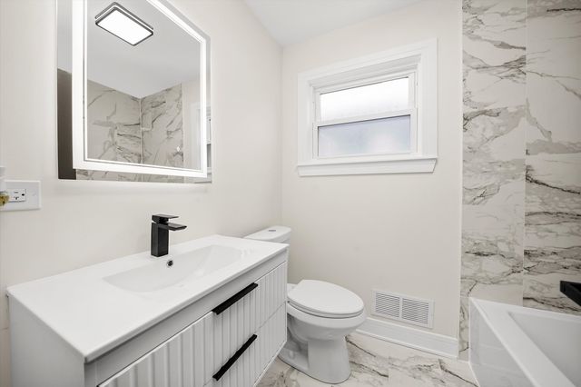 6709 W 59th Street, Chicago, IL 60638