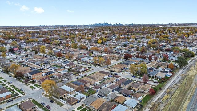 6709 W 59th Street, Chicago, IL 60638