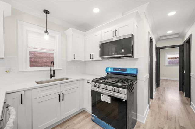 6709 W 59th Street, Chicago, IL 60638